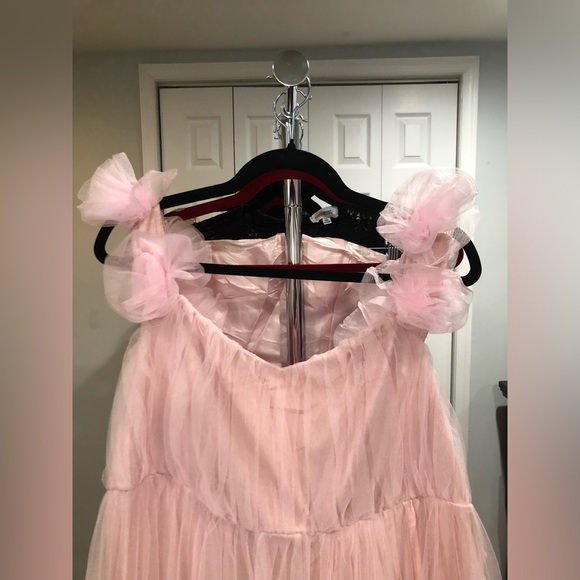 Elegant Off Shoulder Ruched Bust Split Thigh Tulle Evening Dress - Picture 5 of 11